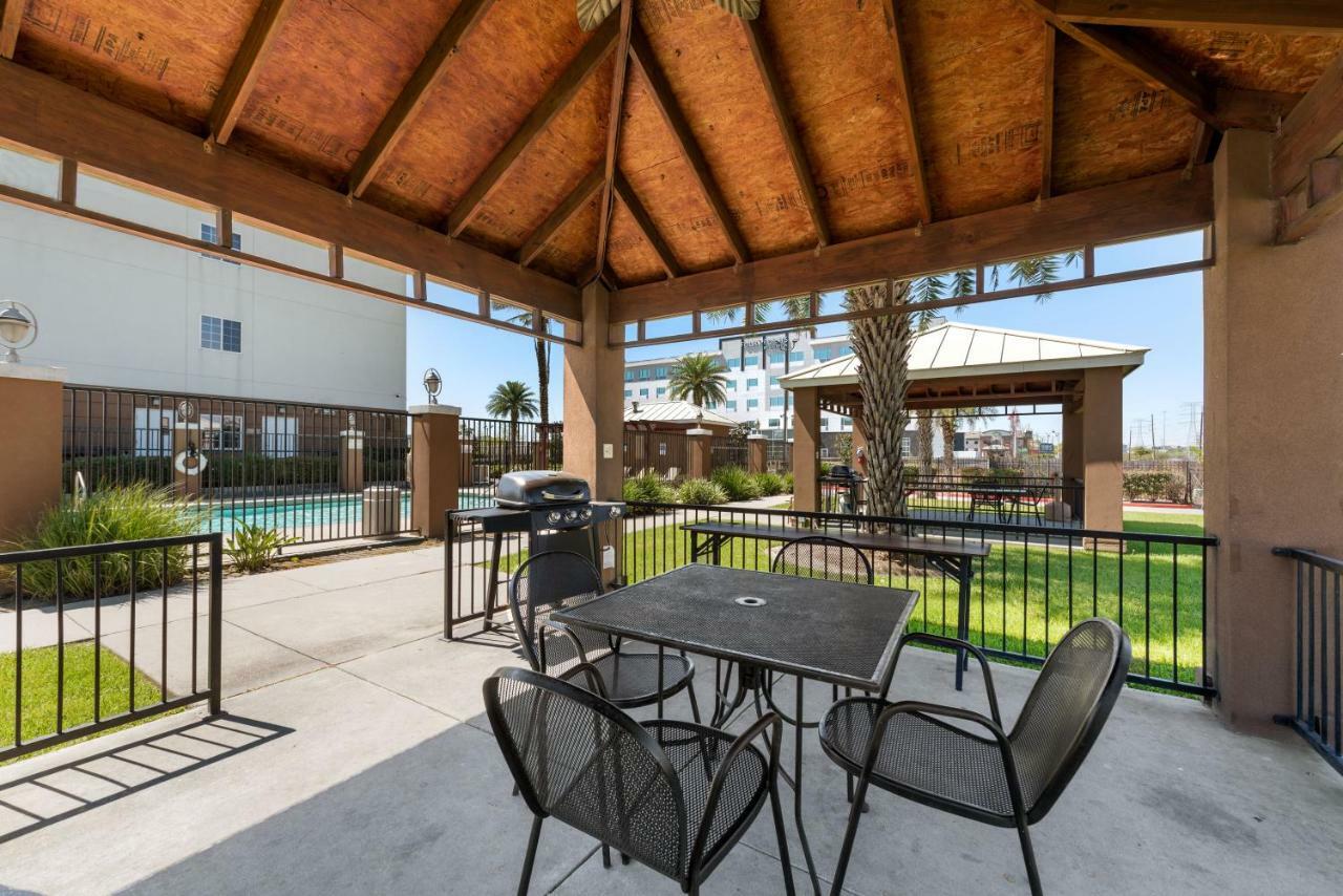Extended Stay America Suites - Houston - Iah Airport Aldine Bagian luar foto